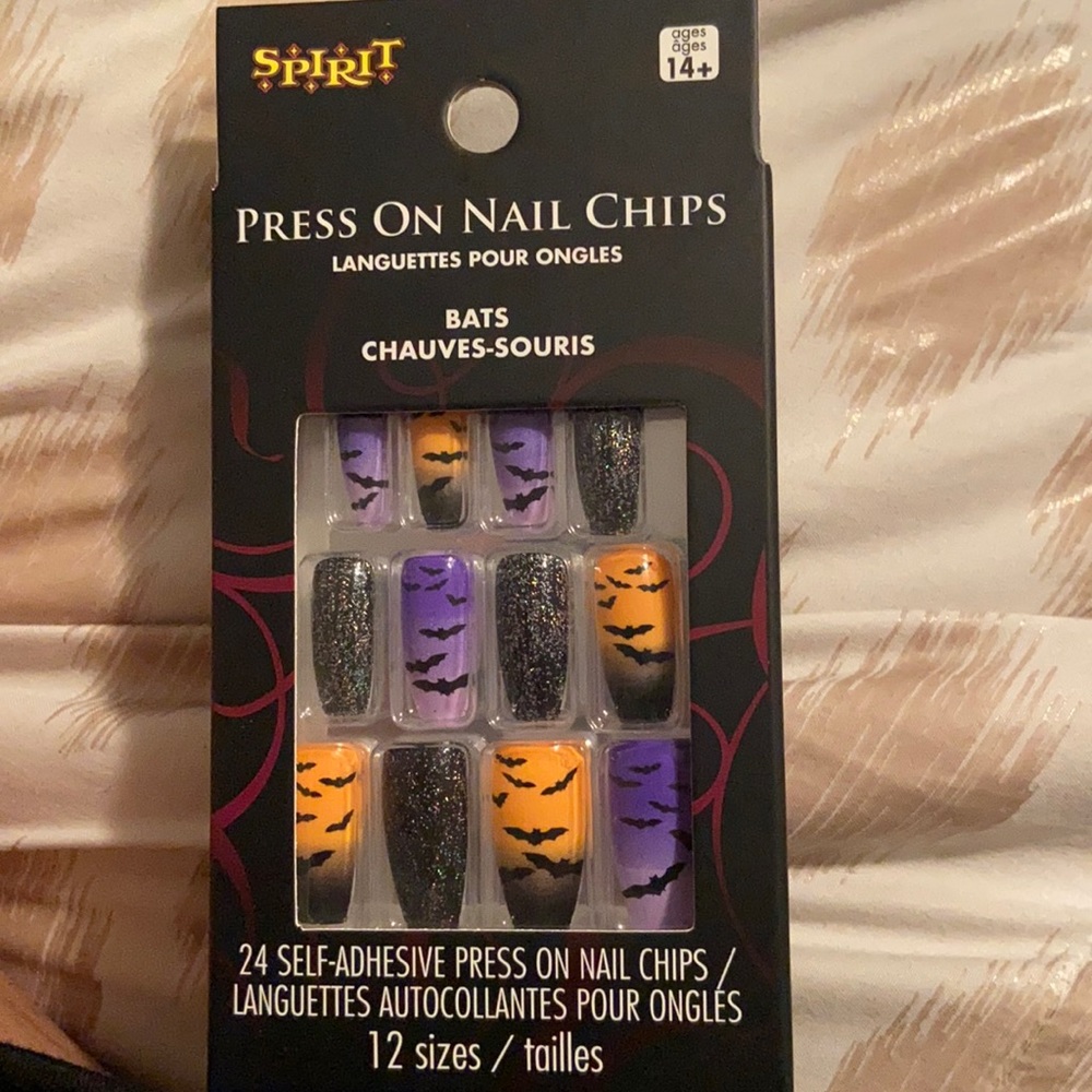Press on nails